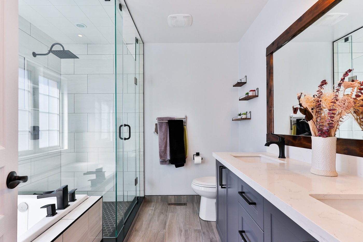 The Solis Estate tropical stone rain shower